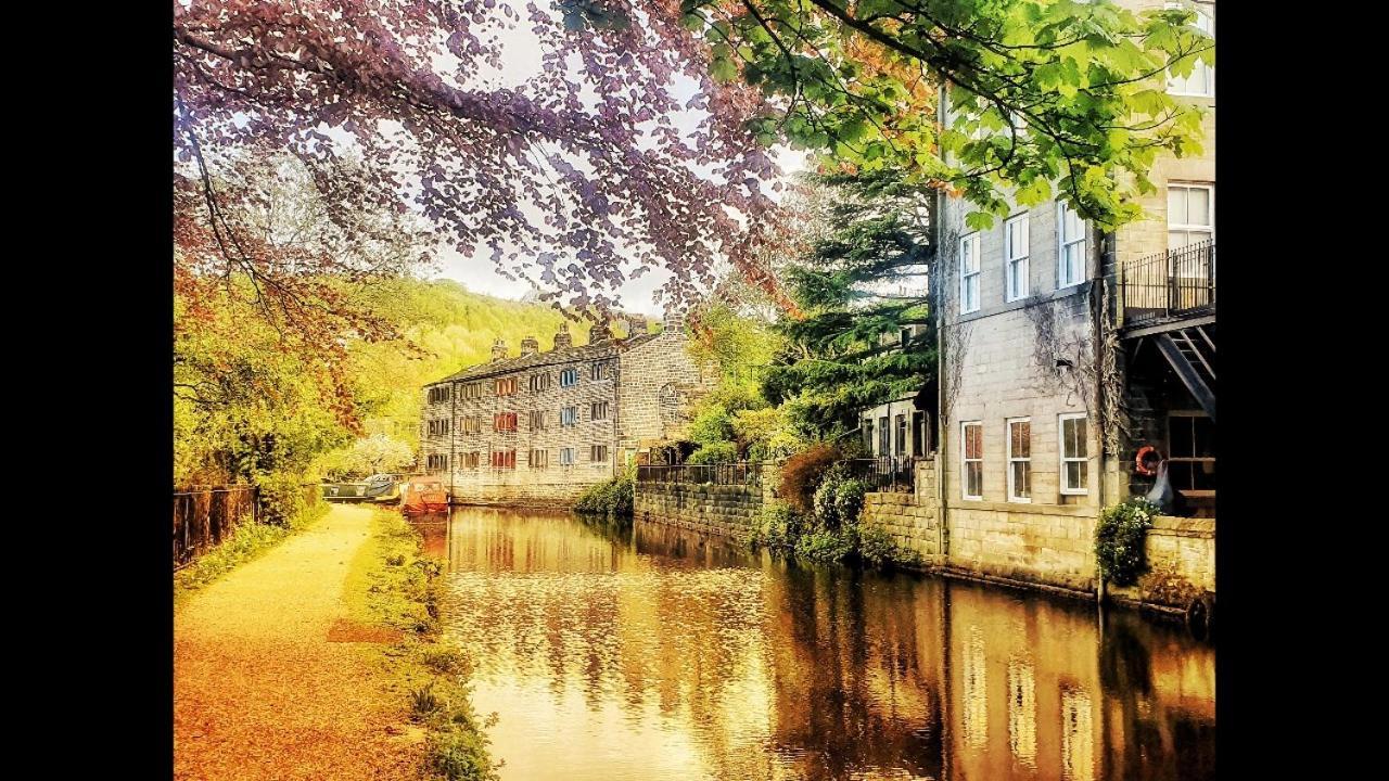 4 Bedroom Period Townhouse In The Heart Of Hebden Hebden Bridge Eksteriør bilde