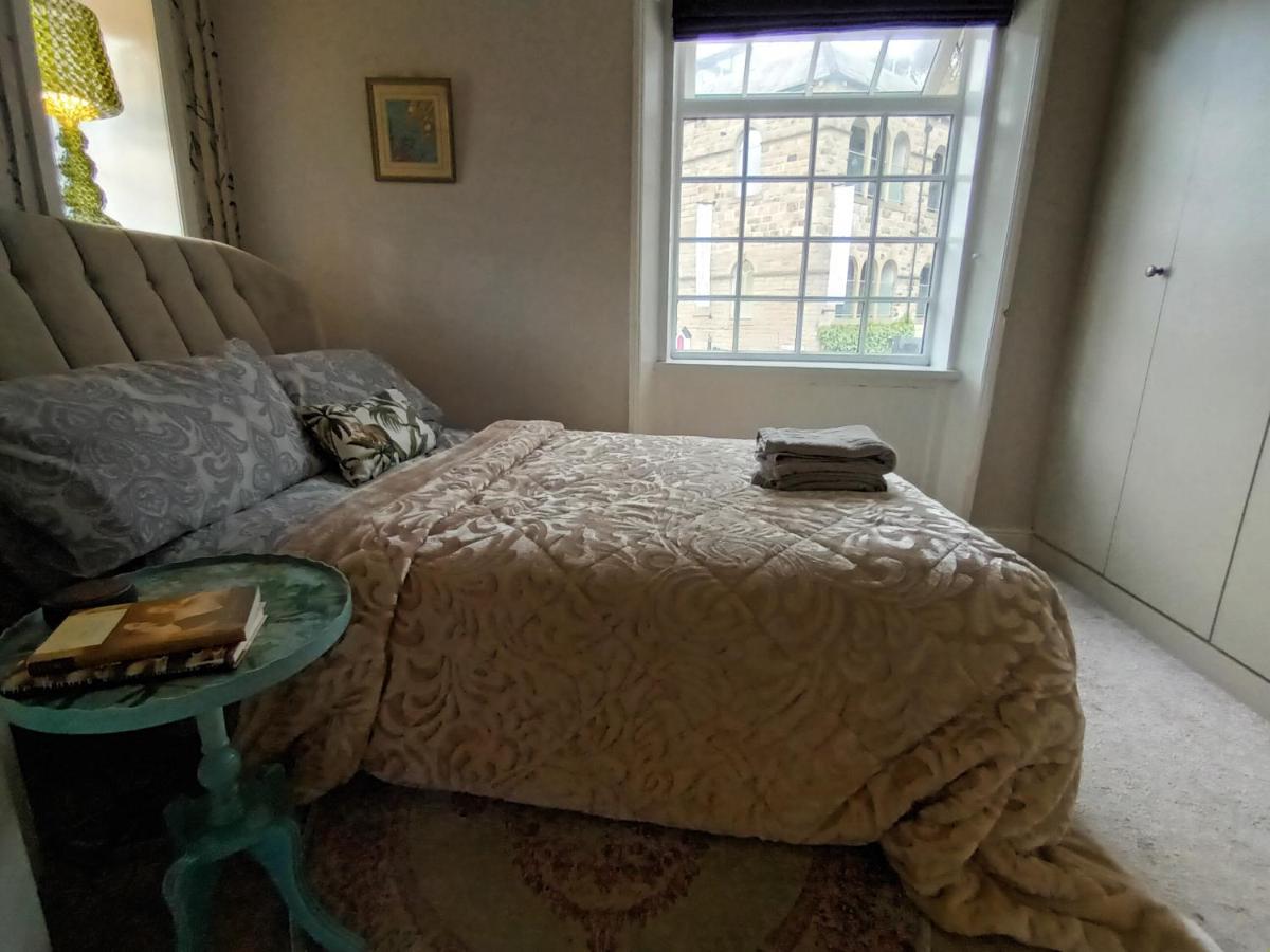 4 Bedroom Period Townhouse In The Heart Of Hebden Hebden Bridge Eksteriør bilde