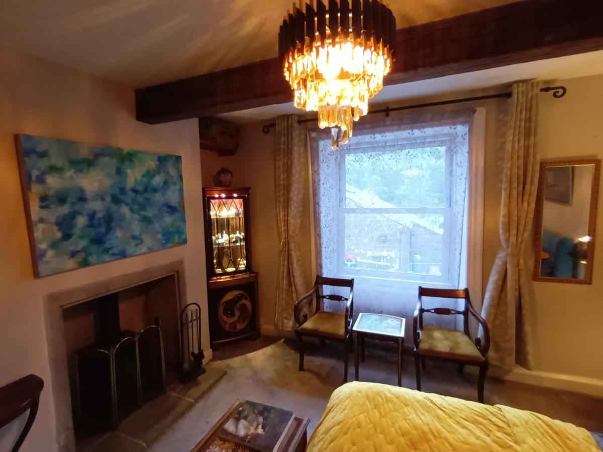4 Bedroom Period Townhouse In The Heart Of Hebden Hebden Bridge Eksteriør bilde