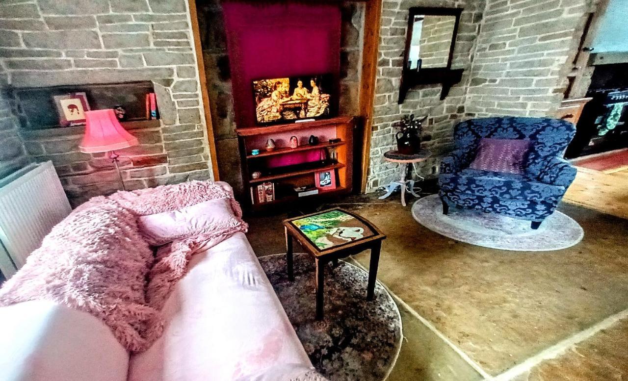 4 Bedroom Period Townhouse In The Heart Of Hebden Hebden Bridge Eksteriør bilde
