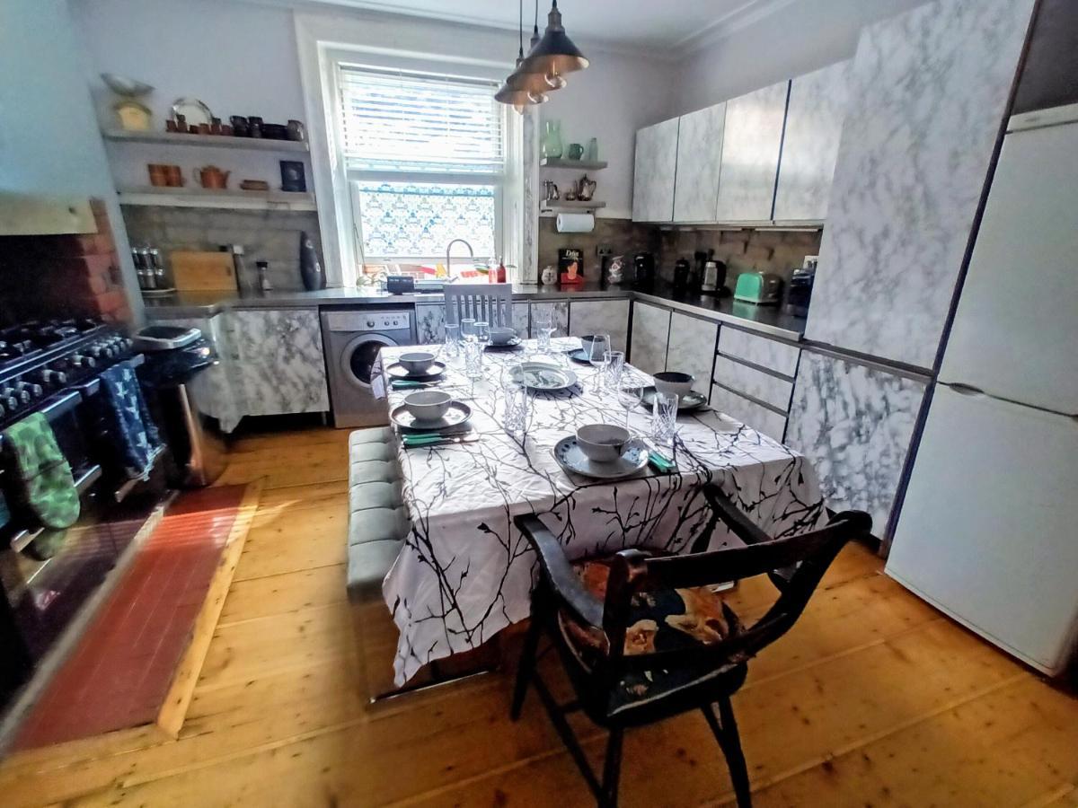 4 Bedroom Period Townhouse In The Heart Of Hebden Hebden Bridge Eksteriør bilde