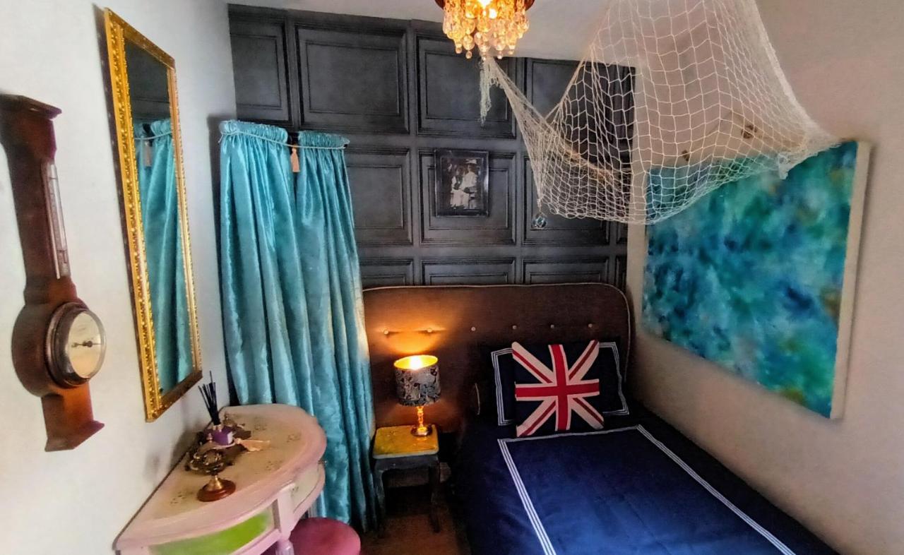 4 Bedroom Period Townhouse In The Heart Of Hebden Hebden Bridge Eksteriør bilde