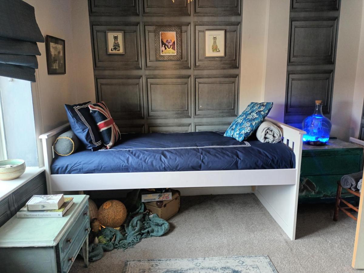 4 Bedroom Period Townhouse In The Heart Of Hebden Hebden Bridge Eksteriør bilde